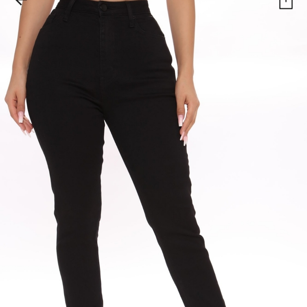 BRAND NEW Black Skinny Jeans